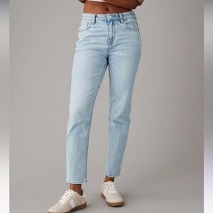 Size 8-Short - American Eagle AE Strigid Mom Jeans Blue Breeze Wash High Rise